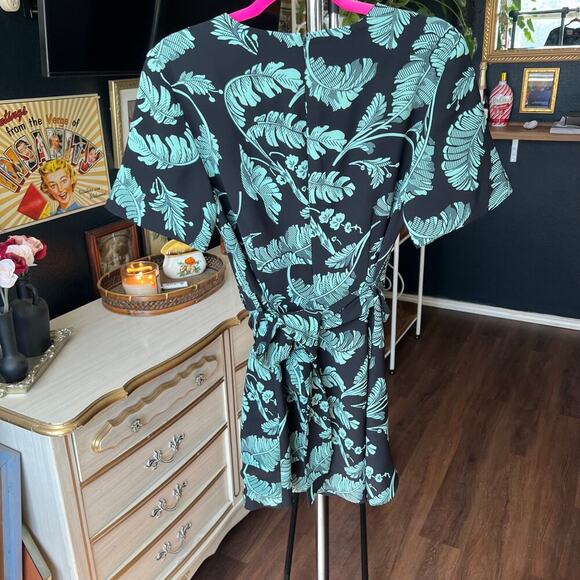 Cinq a Sept Bia Crewneck Tie-side Palm-print Mini Dress - Picture 7 of 9